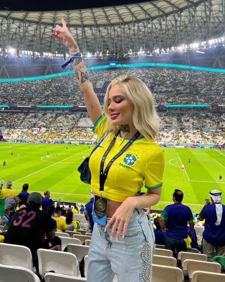 Karoline ha estado disfrutando en Qatar del Mundial y los juegos de la Selección de Brasil. La chica ha olvidado el trago amargo de su última relación sentimental.