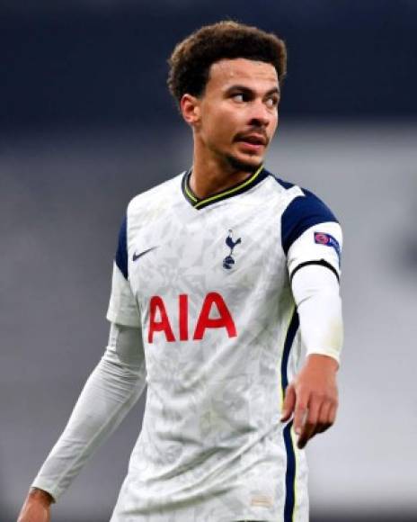 El AC Milan se interesa en Dele Alli, delantero inglés en claro retroceso en los últimos tiempos después de haber estado destacando como atacante del Tottenham durante años. El club italiano quiere hacerse con él para devolverlo al alto nivel y juntos lograr éxitos en Italia y en Europa.