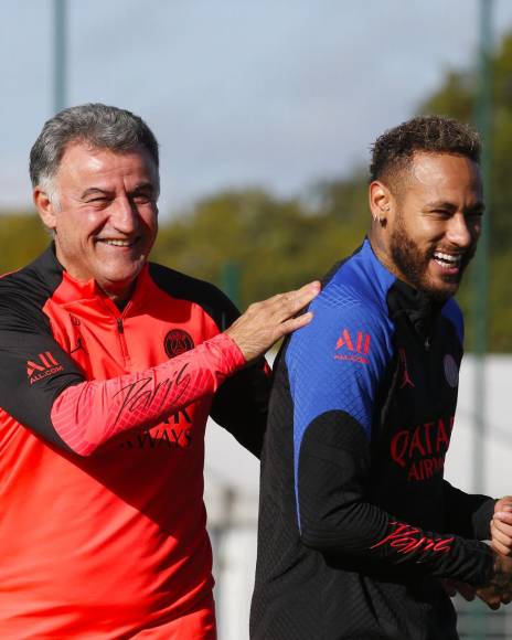 Según medios españoles, una de las condiciones de Mbappé para seguir en el PSG es el hecho que Neymar no siga en el cuadro parisino. 