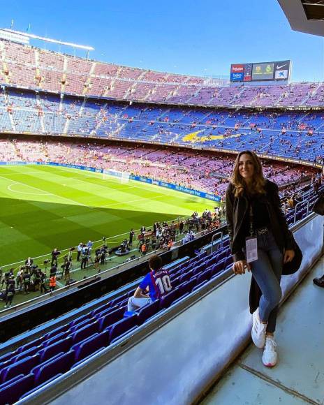 <i>Verónica Brunati</i> labora para Fox Sports y Telemundo. La chica ha generado revuelo con la información sobre el futuro de Messi.