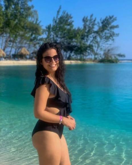 Samantha actualmente se encuentra disfrutando sus vacaciones en Roatán, Islas de la Bahía.