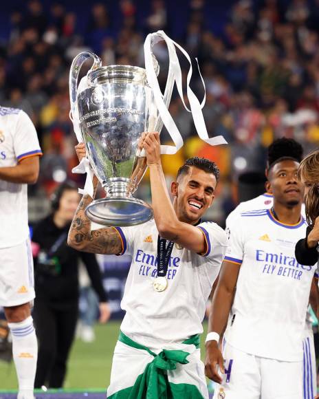 Dani Ceballos: El mediocampista es otro de los que podría salir del Real Madrid para gozar de más minutos.