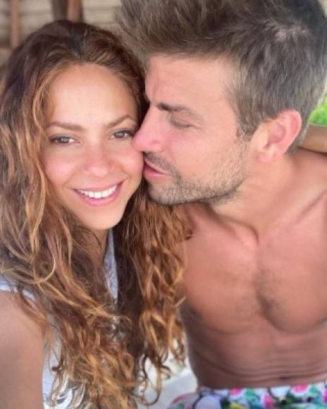 En sus últimas imágenes de Instagram ha presumido sus vacaciones junto a su pareja, el futbolista Piqué.