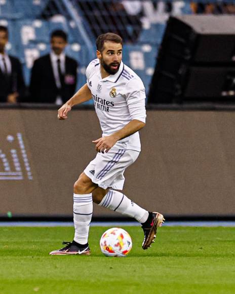 Lateral derecho: Dani Carvajal, a pesar de ser expulsado en la fecha anterior de la liga española ante la Real Sociedad, el defensor es uno de los elementos principales para el equipo de Ancelotti.