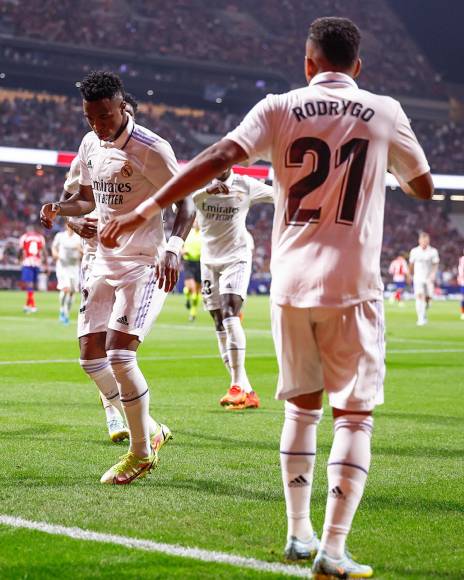 Vinicius y Rodrygo bailaron en el césped del Cívitas Metropolitano tras el primer gol del Real Madrid.