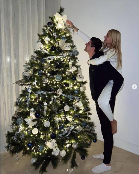 Thibaut Courtois, portero del Real Madrid, pasando la Navidad con su bella novia Mishel Gerzig.