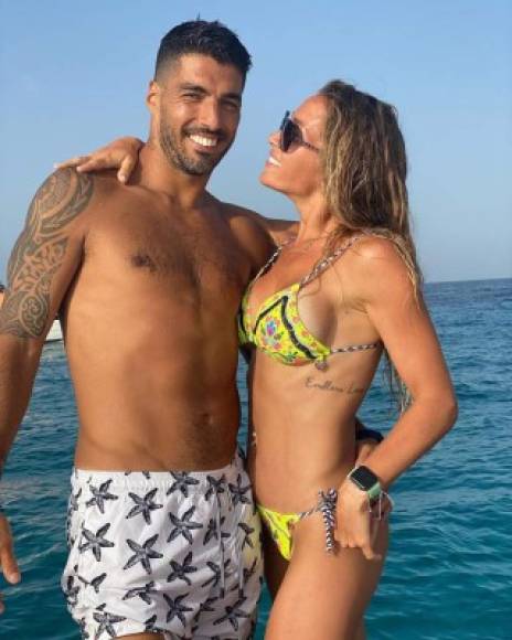 Luis Suárez y Sofía Balbi, muy felices y enamorados en Ibiza.<br/><br/>Foto - Instagram @sofibalbi