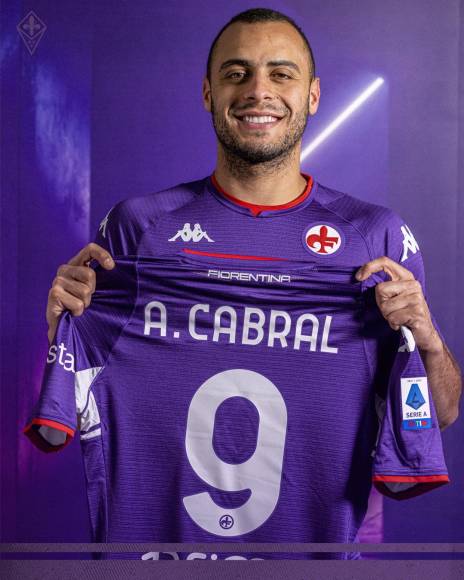 La Fiorentina ya tiene sustituto para Dusan Vlahovic. Tras vender al delantero serbio a la Juventus por cerca de 75 millones de euros no ha tardado en cerrar la contratación del atacante del Basilea, Arthur Cabral.
