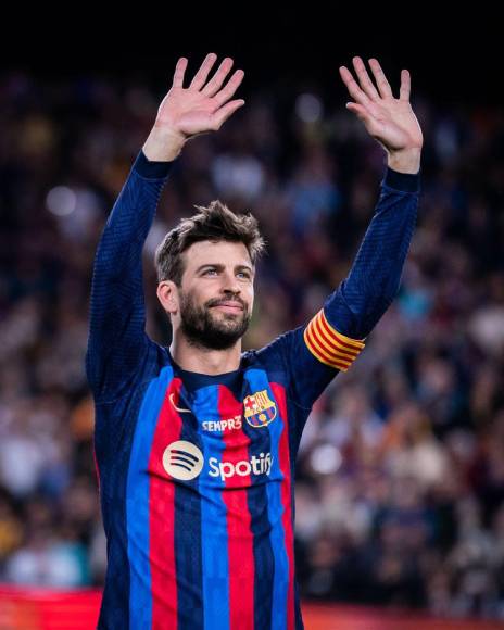 El saludo de Gerard Piqué a los aficionados del Barcelona en el Spotify Camp Nou.