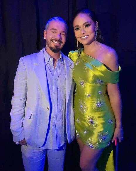 Sirey Morán compartió con varios famosos, entre ellos, el cantante colombiano J Balvin. “Con el crack @jbalvin el hombre con más nominaciones de la noche y con el reconocimiento de “Agente de cambio” por su defensa de la salud mental einnovación creativa’, escribió Sirey en Instagram. 