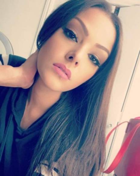 Nathalia Casco, quien participó en el reality Nuestra Belleza Latina, también ha animado a los catrachos a mostrar su apoyo en estos momentos.
