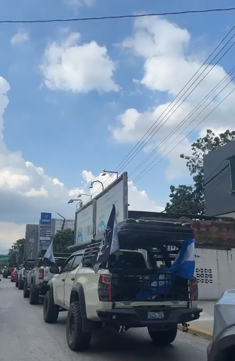 Selección Salvadoreña de Tiktokers desata furor en su llegada al Morazán