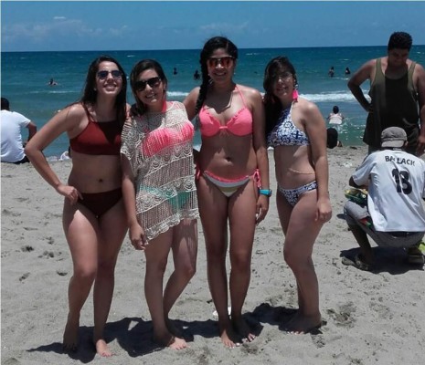 Agradable ambiente se disfruta en las playas de Tela, Atlántida