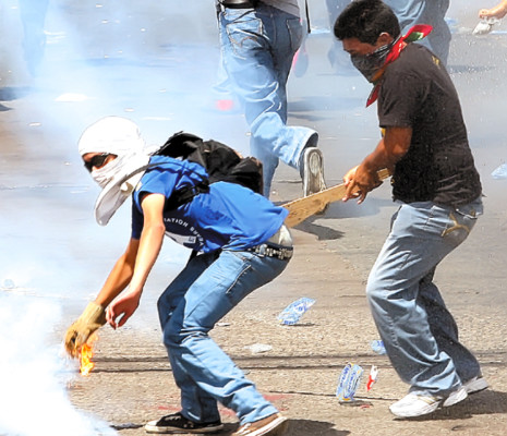 Infiltración ideológica de maestros golpea a alumnos