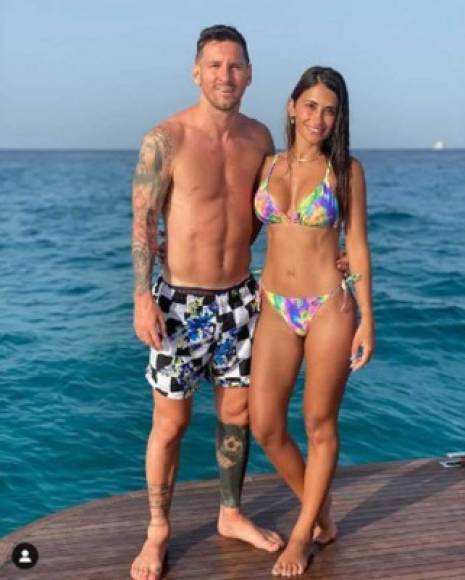 La pareja Messi-Roccuzzo está pasando de la mejor manera sus vacaciones en Ibiza.<br/><br/>Foto - Instagram @antonelaroccuzzo