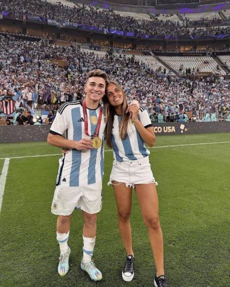 Pero, ¿por qué los aficionados argentinos piden que el campeón mundialista se separe de su novia?
