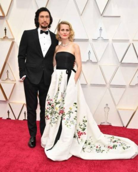 El actor Adam Driver y su esposa. Nominado en la categoría de mejor actor por su papel en la película 'Historia de un matrimonio' de Netflix.