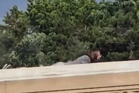 Thomas Crooks vestía con ropa gris de camuflaje en intento de asesinato a Trump