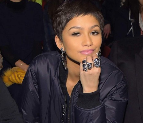 Zendaya lanza línea de zapatos