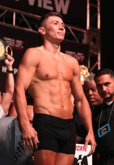 El boxeador kazajo Gennady Golovkin pesó 159,6 libras.