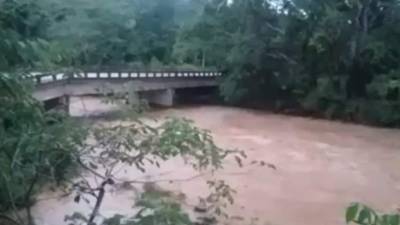 Las víctimas bañaban en el río Taujica.