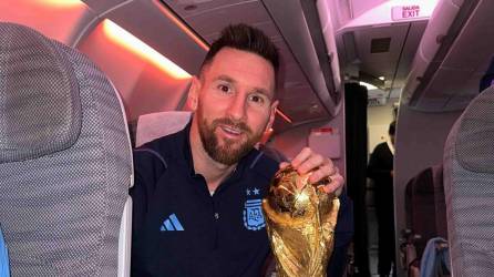 Tras la conquista del <b>Mundial de Qatar 2022</b>, ahora la<b> Selección Argentina</b> se encuentra en viaje para concretar su regreso al país. Los futbolistas han armado una fiesta en el vuelo.