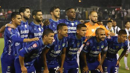 Comunicaciones y el 11 titular en donde estuvo el hondureño Kevin López; el club chapín fue eliminado por el Diriangén FC.