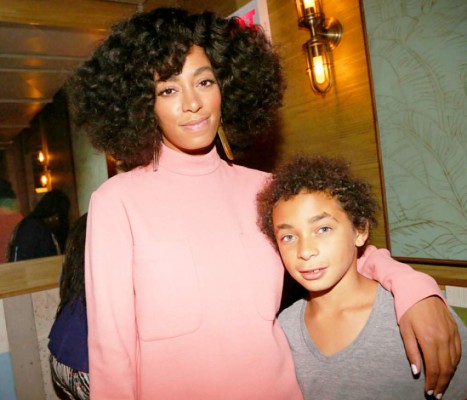 Insultan a su hijo, y Solange Knowles responde