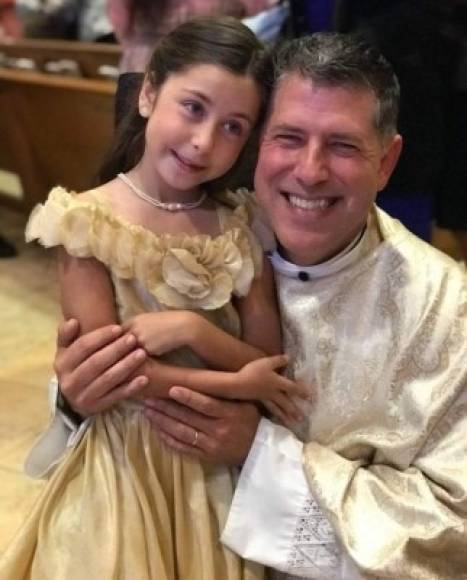 En esta foto con su hija Camila Victoria Cutié.