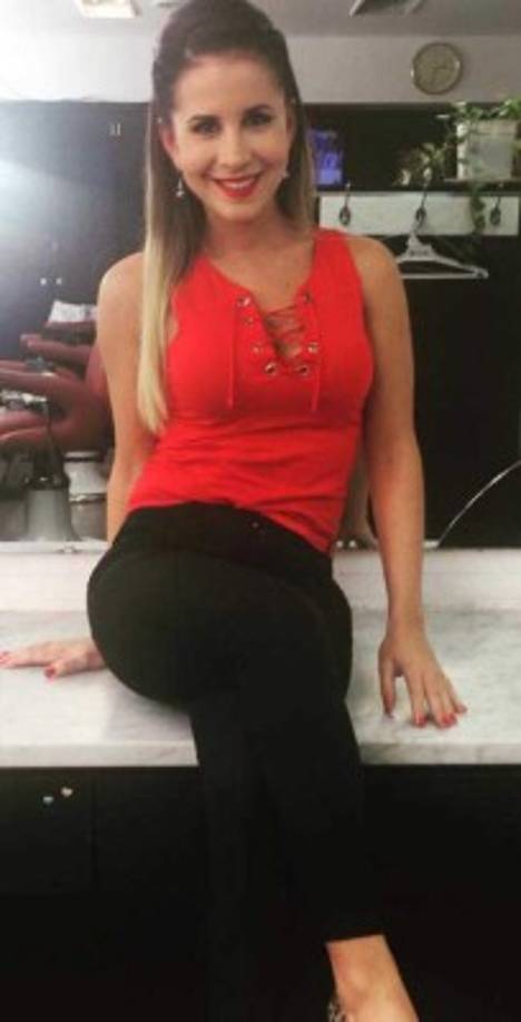 Es una apasionada al fútbol, ha sido conquistada por un futbolista