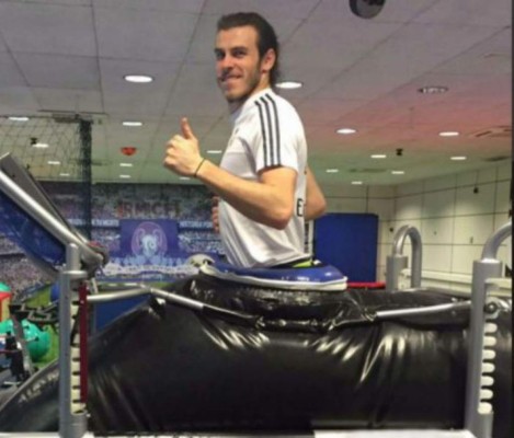 Bale se recupera de su lesión en una particular máquina