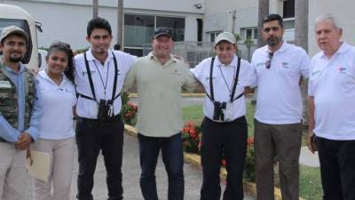 Turistas amantes de las aves vienen a fotografiar ejemplares hondureños.