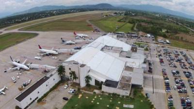 Más de 762 mil personas se movieron por los distintos aeropuertos de Honduras durante el año 2015.