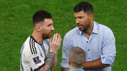 Sergio Kun Agüero ha incendiado las redes sociales al revelar el equipo donde planea ir a jugar Lionel Messi en los próximos meses.