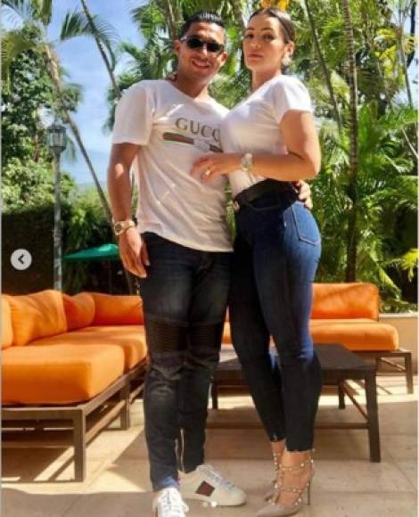 Emilio Izaguirre y su pareja volvieron a San Pedro Sula. Virginia Varela subió esta imagen a su Instagram desde un hotel sampedrano.