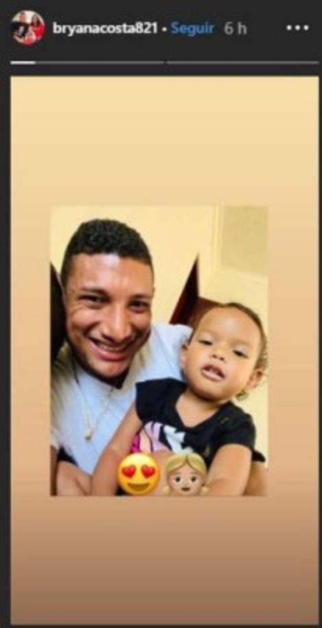 Bryan Acosta, mediocampista del FC Dallas de la MLS, no perdió la oportunidad pasar el día libre con su familia y subió esta imagen junto a su hija Kamille.