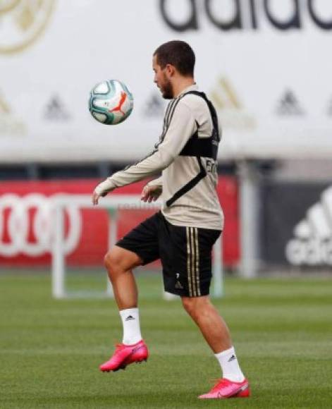 Eden Hazard fue una de las novedades en el regreso a los entrenamientos del Real Madrid. El belga tiene varios meses de ausencia debido a su lesión.