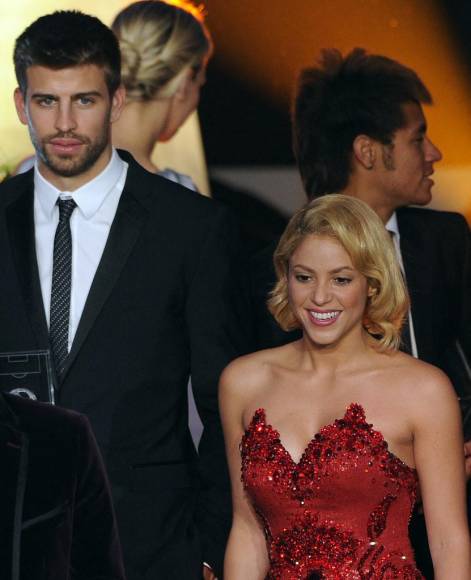 Tras hacer oficial su separación, la prensa española acusa a Gerard Piqué de haberle sido infiel a Shakira e inclusive salió a la luz pública la manera en que la cantante colombiano se enteró de lo realizado por el jugador español.