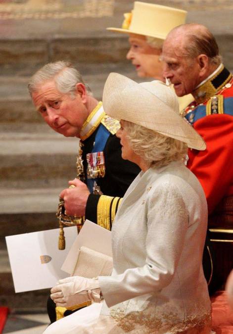 En 2011, su hijo mayor, el príncipe William, se casó con Kate Middleton en la Abadía de Westminster.