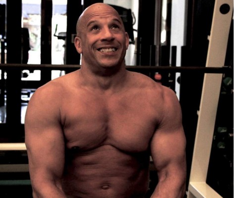 Vin Diesel sube 'sexy' foto y presume sus tatuajes