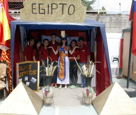 Jóvenes hondureños exaltan la cultura internacional