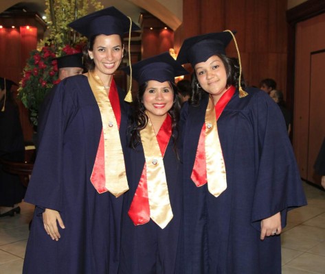 Universidad Cristiana de Honduras gradúa 59 nuevos profesionales