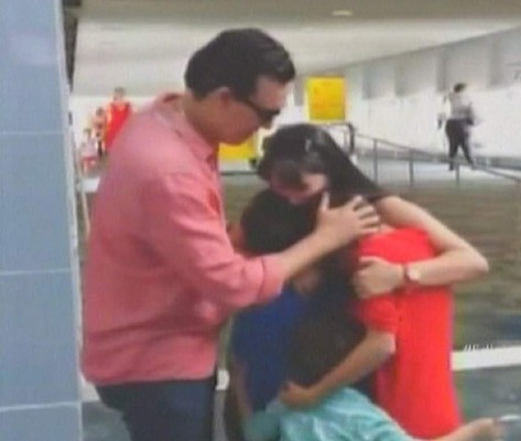 Niños hondureños se reúnen entre lágrimas con sus padres en Miami