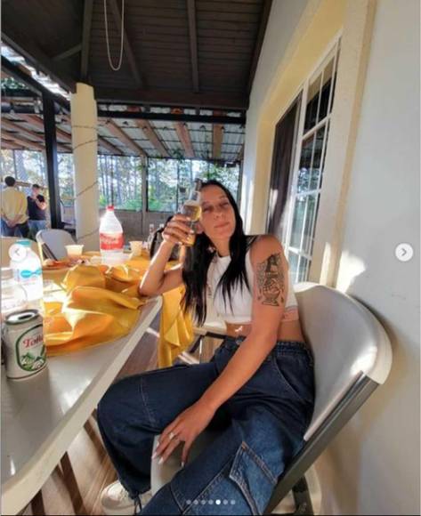 Camila Troglio también ha disfrutado de una buena cerveza en su estadía en Honduras.