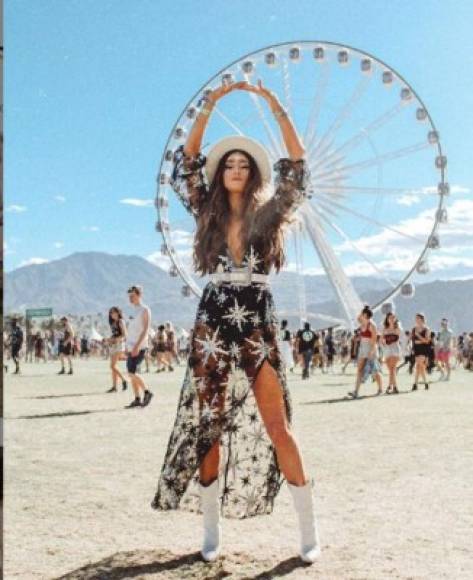 Kaelin Fox imitó la típica foto en Coachella.