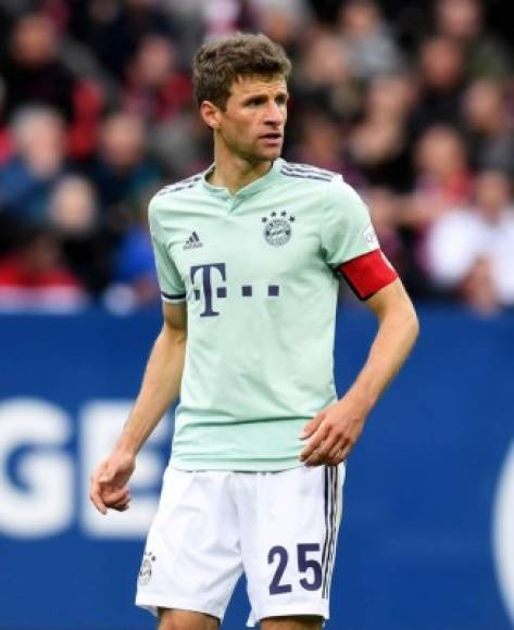 Thomas Müller podría dejar el Bayern Munich este verano. Y pretendientes no le van a faltar al delantero alemán. Según publica Kicker, el Milan y el Inter son dos de los más interesados en el jugador de 29 años, por el que, de acuerdo con la información de The Sun, también ha preguntado el Manchester United.