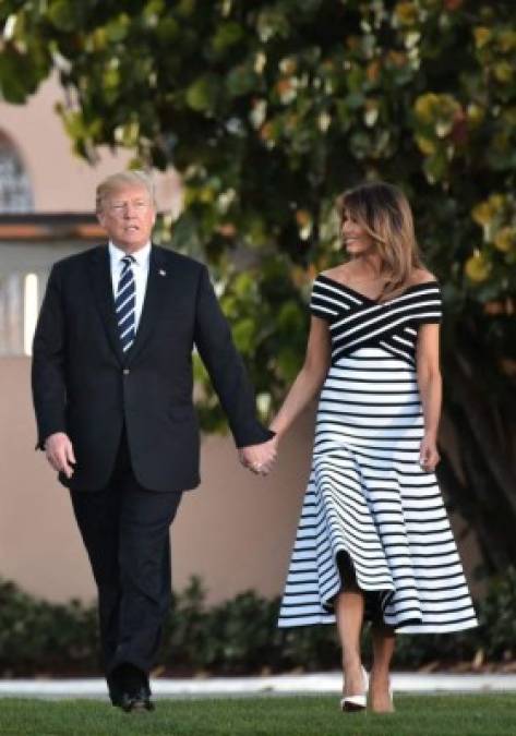 La pareja, que celebró el Día de San Valentín con una romántica cena en el exclusivo resort, ha sido anfitriona de varios eventos de recaudación de fondos para el partido Republicano, del que Trump puede regresar como candidato para las elecciones presidenciales de 2024.