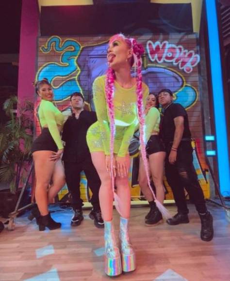 La también bailarina saltó a la fama en 2018 tras su aparición en el reality show de TV Azteca, en el que unían a personas con el propósito de encontrar el amor.