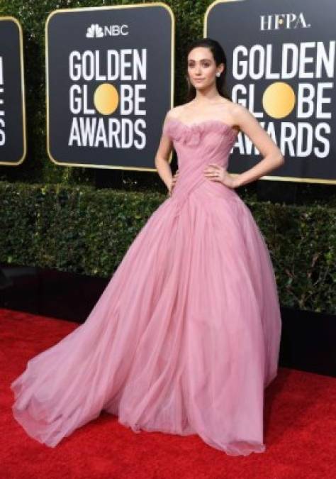 Una de las actrices mejores vestidas de la noche fue la estadounidense Emmy Rossum.