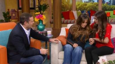 Karla se desmayó en el pleno show como broma de April's Fool.